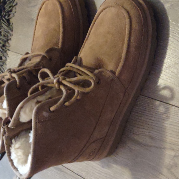 Boots - Picture 3 of 3